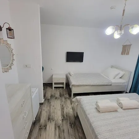 Paris Alacati Butik * Cesme